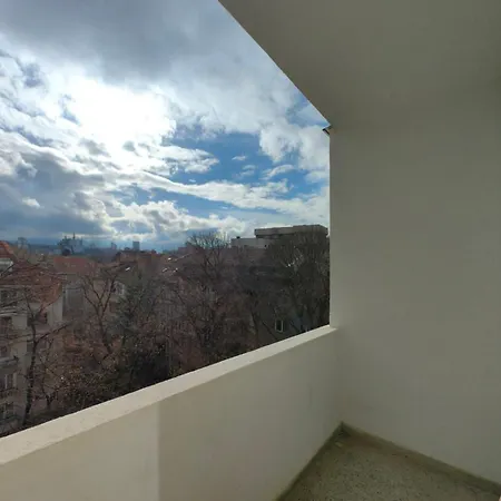 Apartment 2 Bedroom Groovy